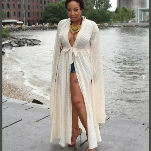 Kimono style robe - Picture 5 of 7